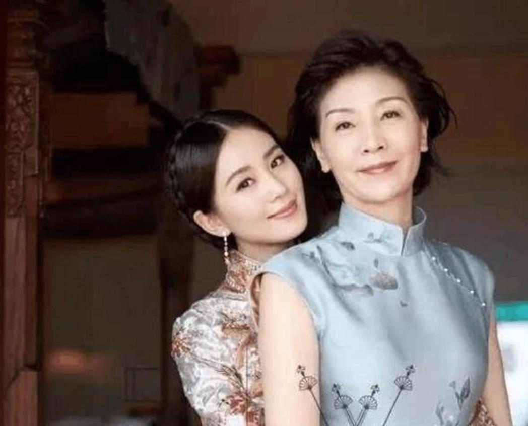 祖孙三代“共享”一张脸是啥体验？一看画面，网友：俄罗斯套娃？