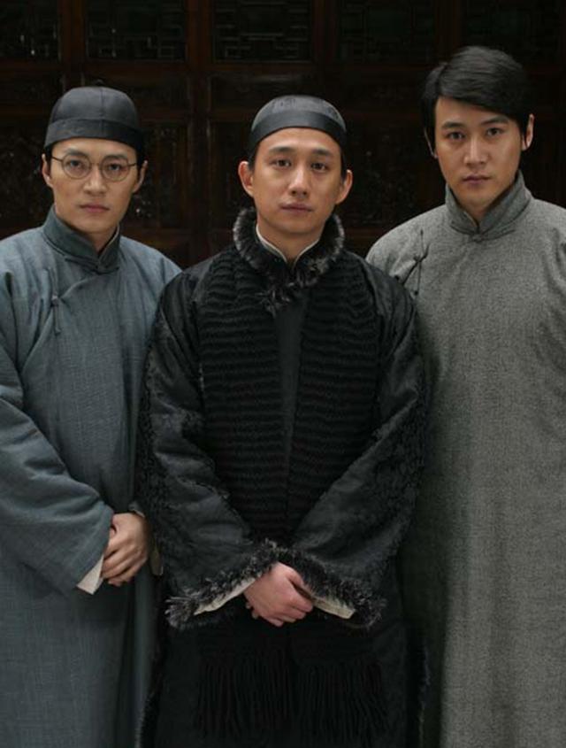 巴金家的深度解析,巴金家反映人物形象的文段