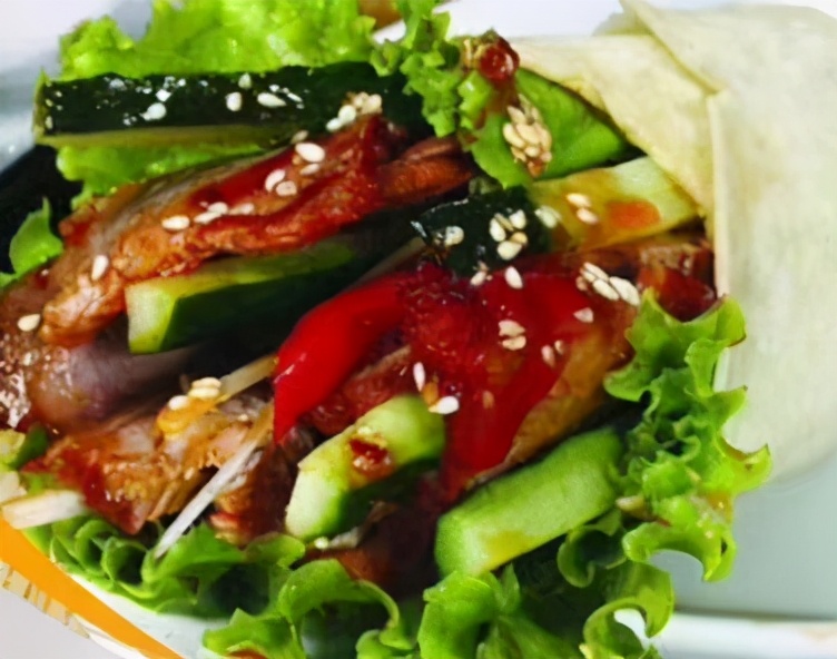 在学校门口和商业街写字楼都可以经营的卤肉卷如何制作