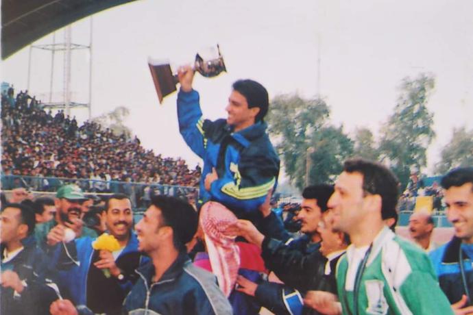 伊拉克足球英雄：生于*变政**，活于战争，死于病毒