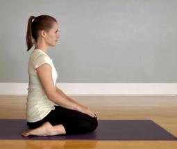 练瑜伽对中老年人有非常大的好处,65岁以上的人还能练养生瑜伽吗