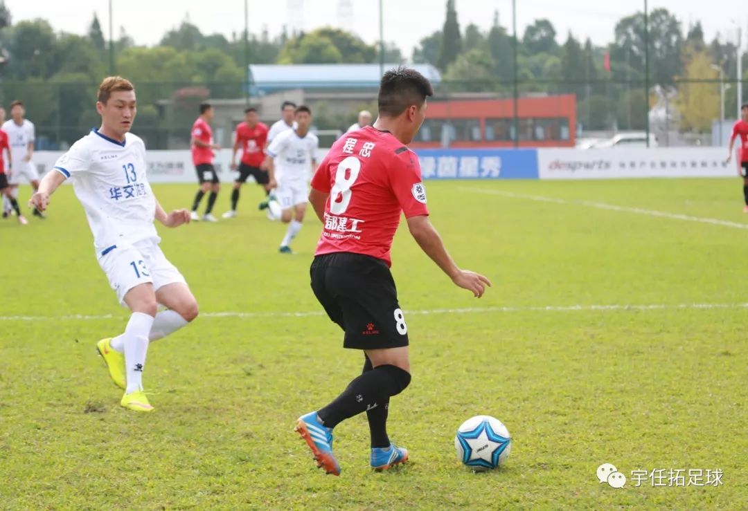 失业四次、卖过卤菜……30岁的他们依然为足球梦想努力