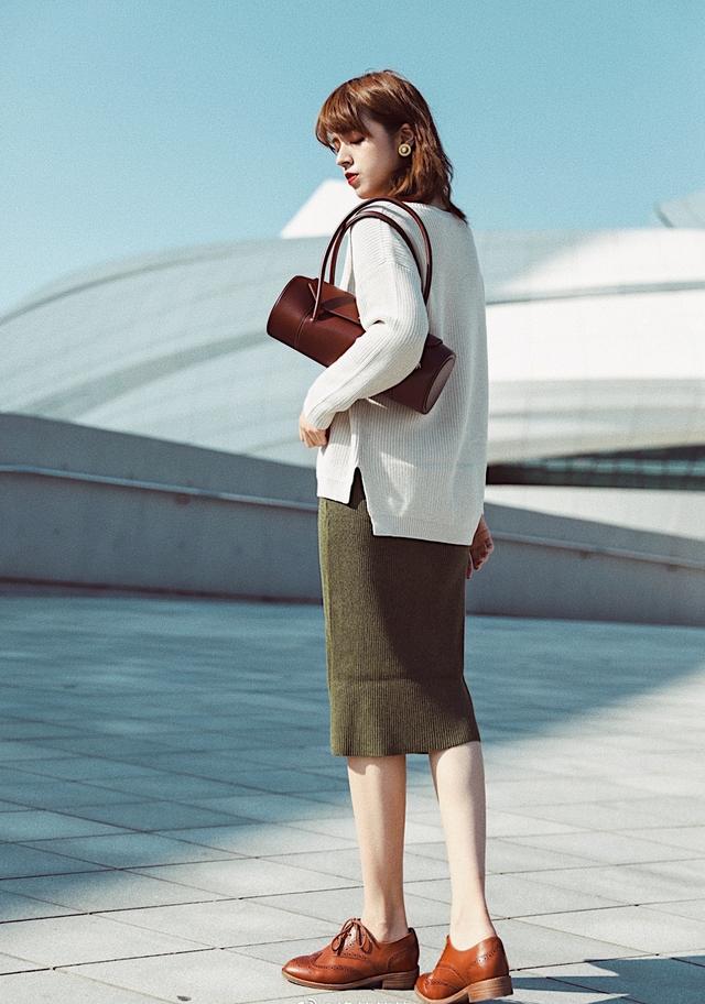 今年流行的马丁靴时尚又百搭新款,新款马丁靴气质又时髦