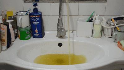家里水发黄的解决方法,自来水发黄用前置过滤器有用吗