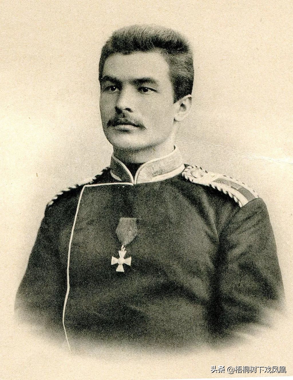 古墓现真容或为贵族墓,考古身高超高的尸骨