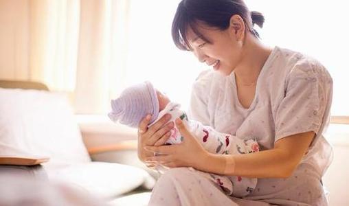 婴儿溢奶吐奶的预防方法,婴儿溢奶吐奶如何解决