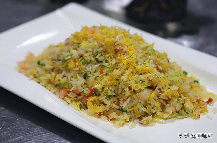 教你几个技巧蛋炒饭的做法,米饭冷藏做蛋炒饭粒粒分明