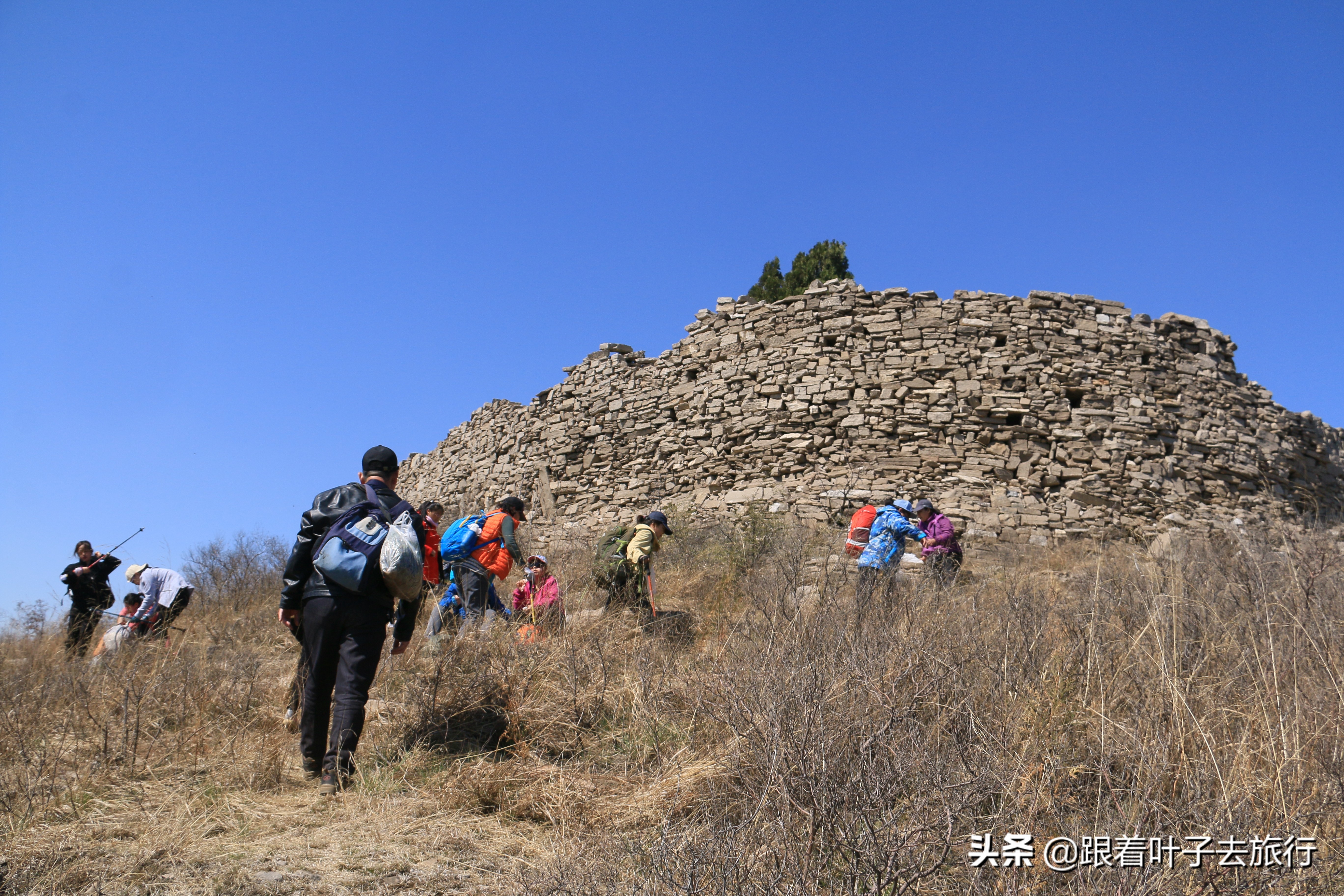 济南大山上发现一个石屋,济南长清梯子山