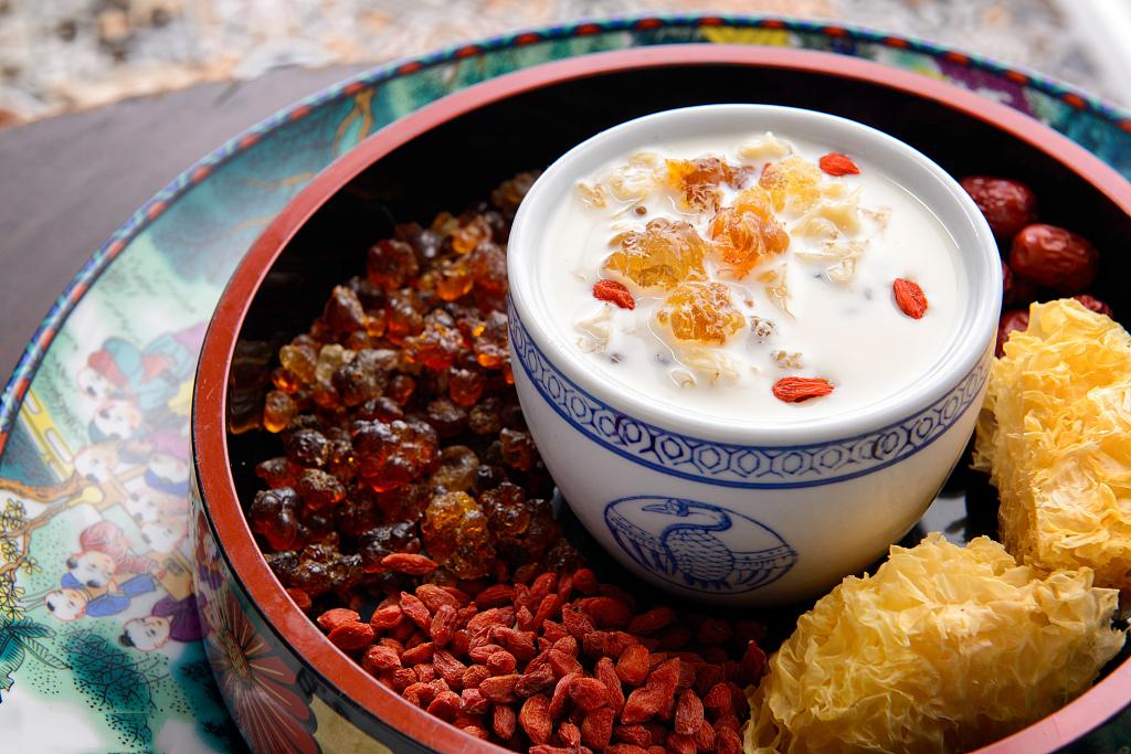 春夏之交，用好几个食疗方，浮肿、面黄、眼袋，轻松祛除