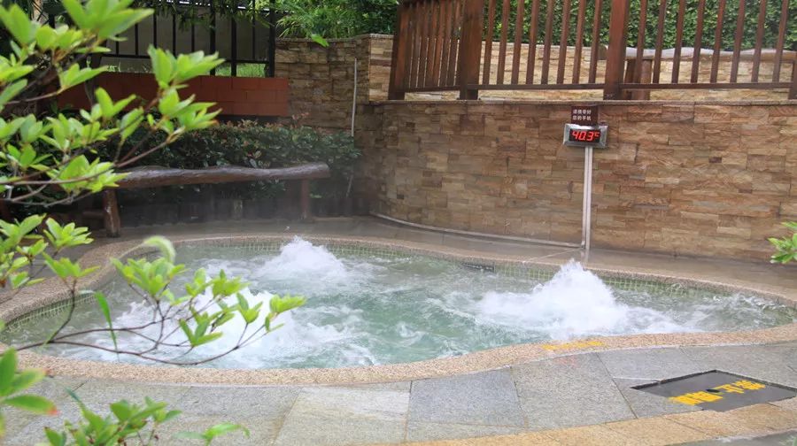 太白山凤凰温泉299住宿套餐,5.1假期太白山凤凰温泉门票团购