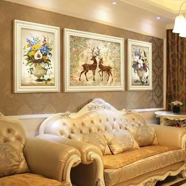 家居装饰挂画技巧,家里装饰画的最佳搭配