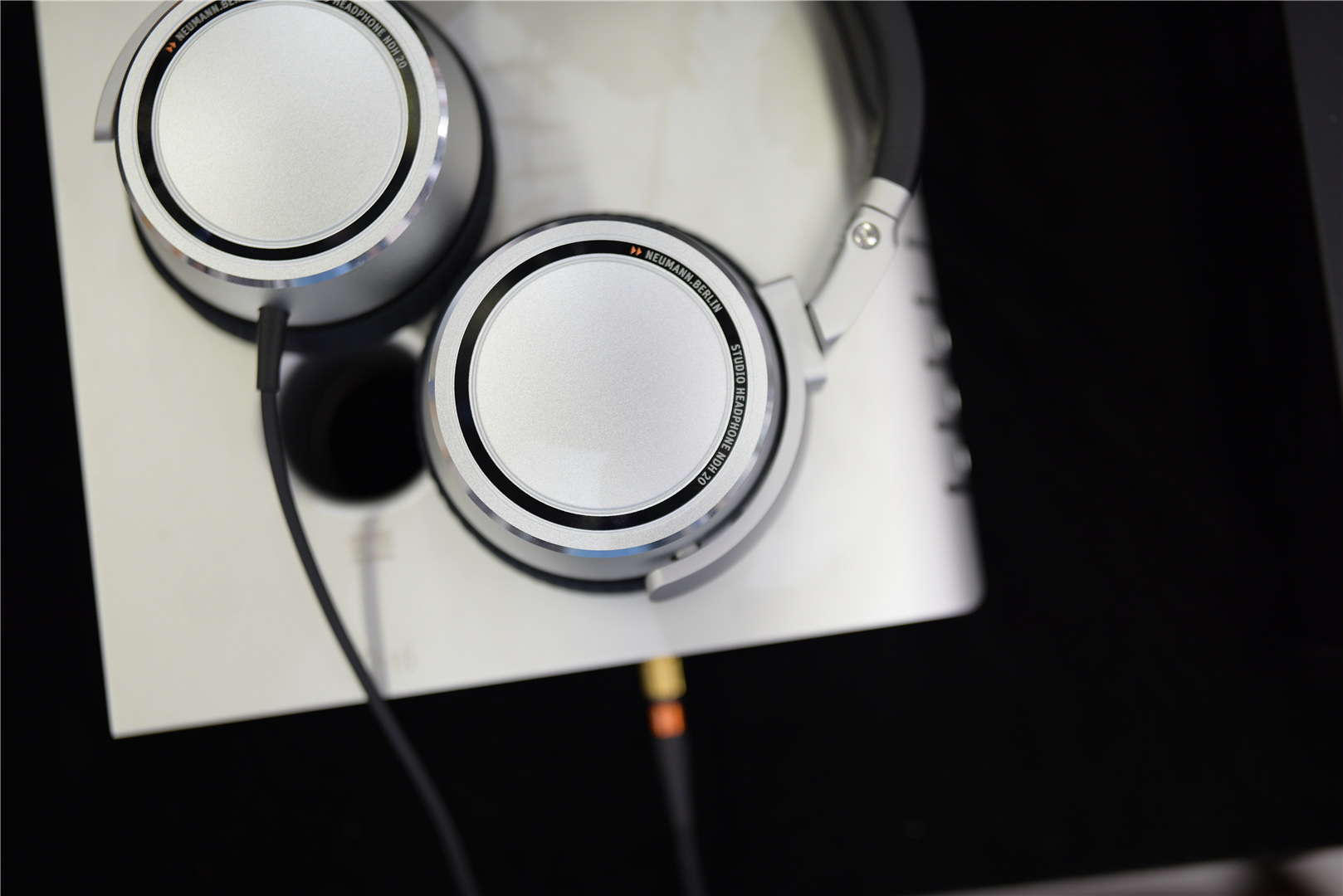 一机实现HiFi、监听和便携性，说说天域联达NeumannNDH20试听会