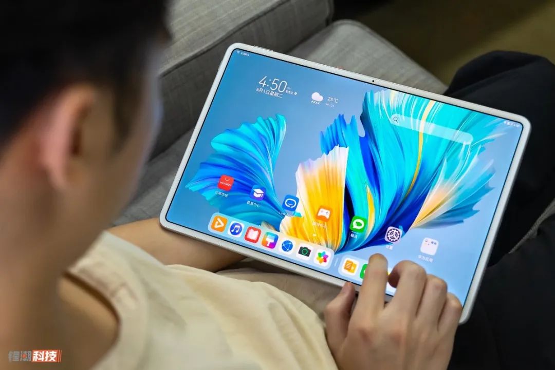 华为m68.4寸平板升级鸿蒙系统,用上麒麟芯片的华为平板