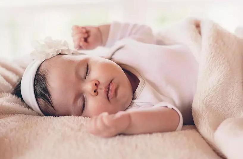 宝宝夜里不好好睡觉总醒怎么办,宝宝白天不睡好影响晚上睡眠