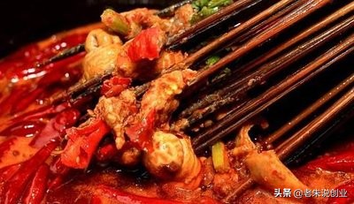 小伙卖串串,郑州街头06年小伙卖串串香