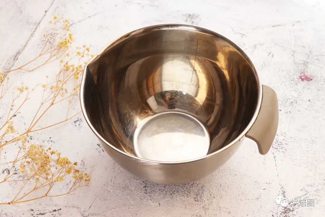 烘焙新手小白要买些什么工具,新手小白在哪里学做烘焙比较合适