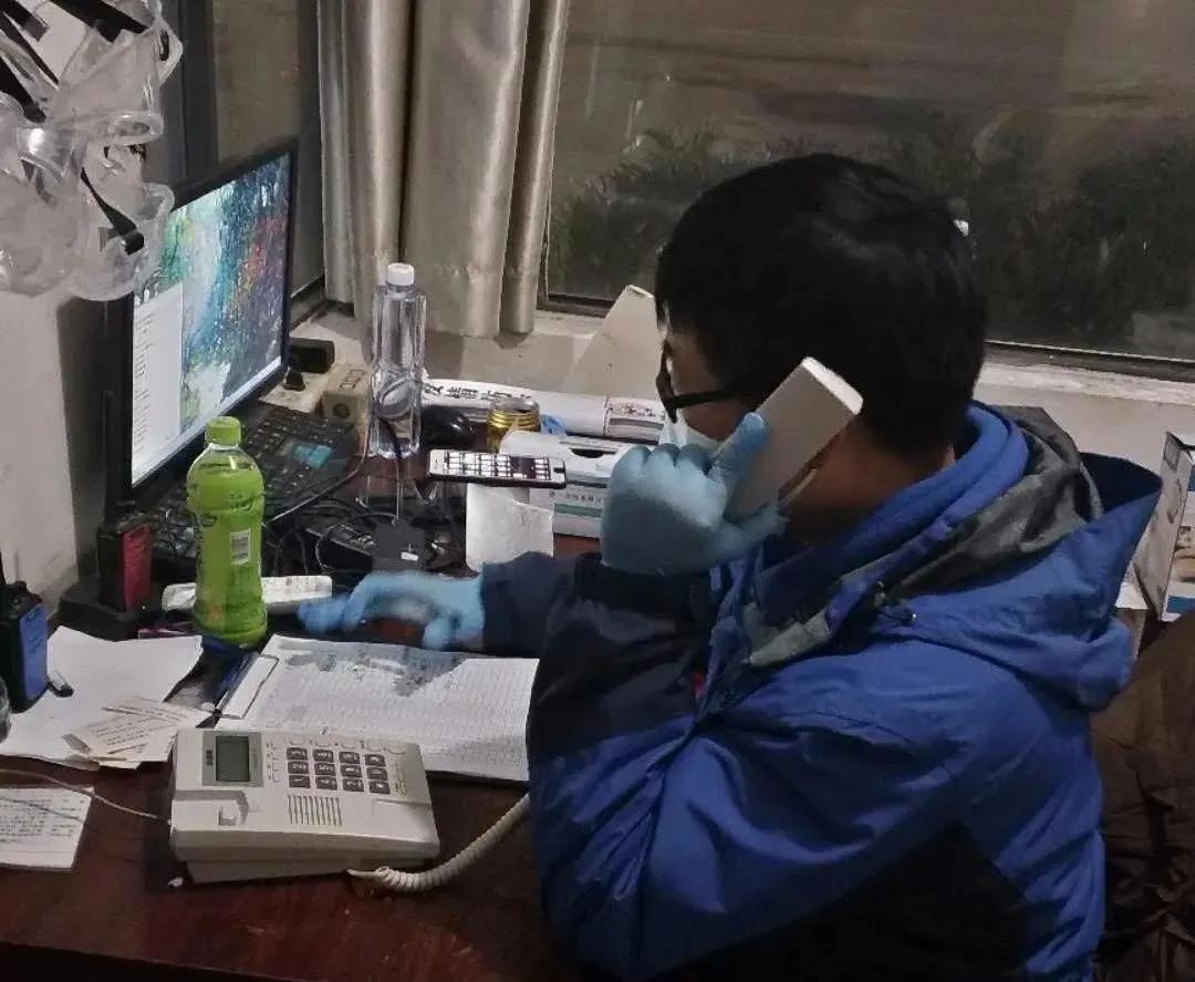 “白袍”法官,护你平安!|直通湖北