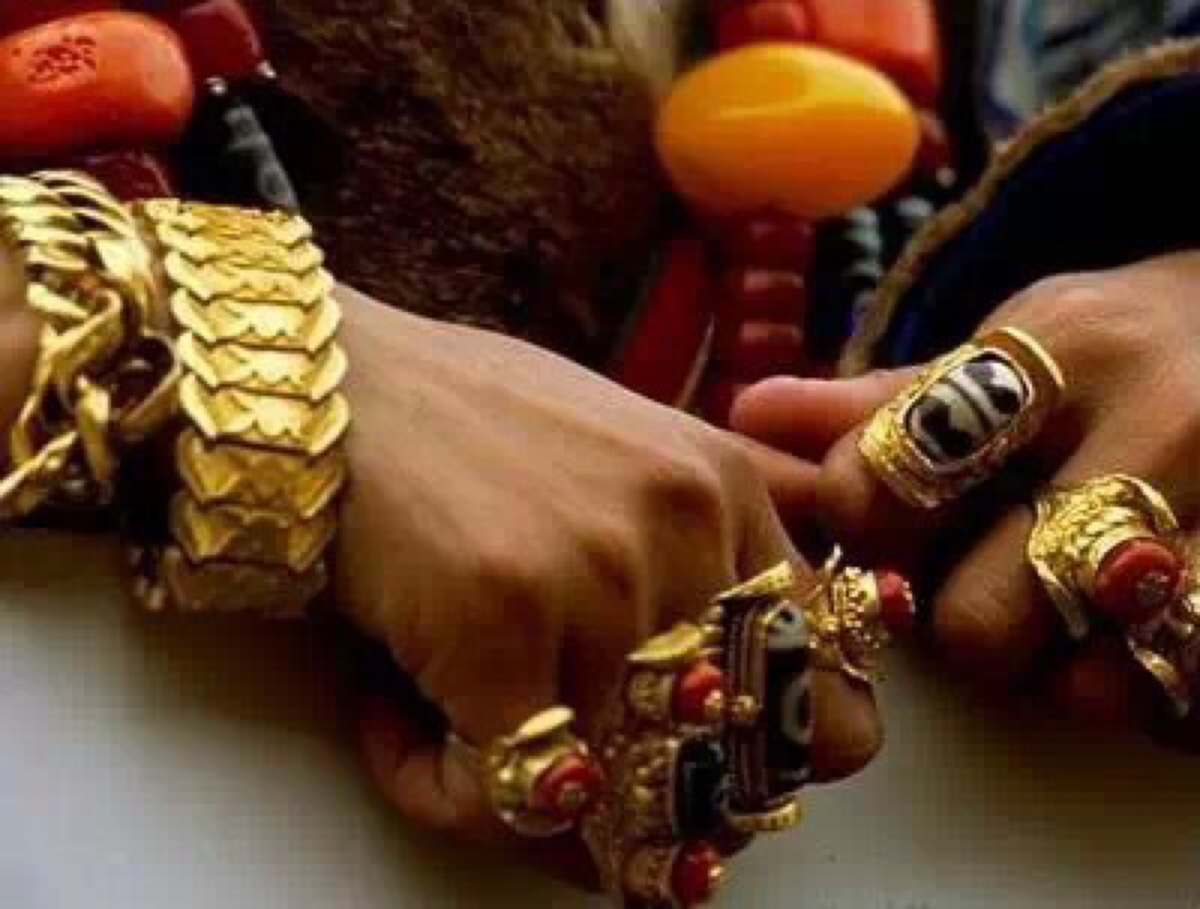 藏族经典饰品,盘点那些丰富多彩的藏族配饰