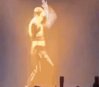 看了整整七分钟，他们最终还是上去了