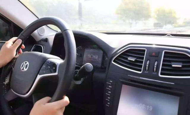 后视镜小圆镜有什么用,车后视镜小圆镜有什么作用