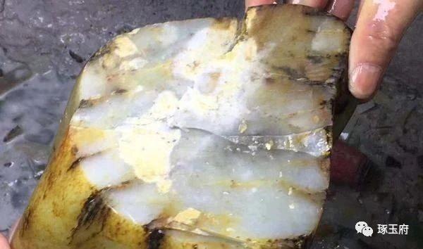 玩和田玉籽料的好处,玩玉石长寿吗