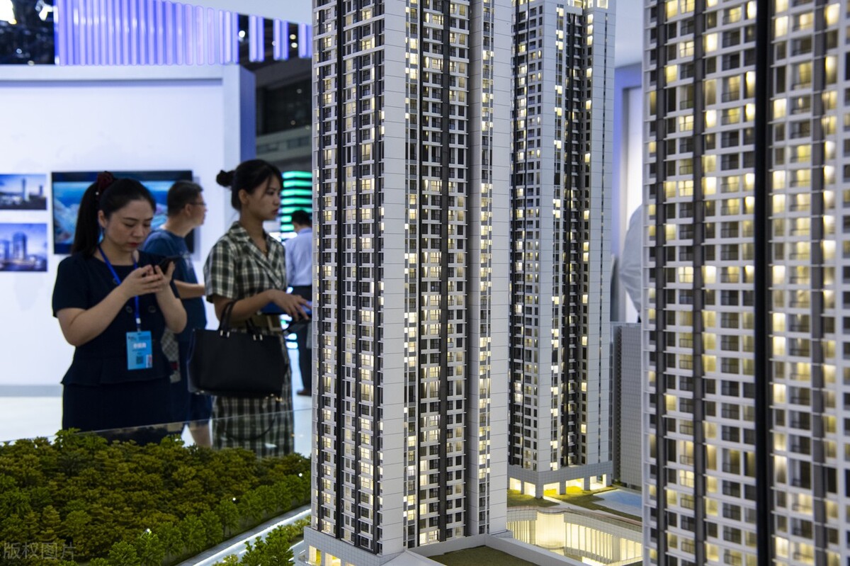 同一楼层东户和西户价格相差多少,同一层楼为何东户没人买