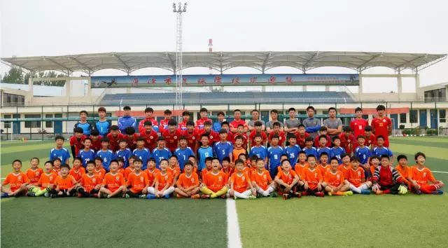 曹州功夫足球联赛,山东菏泽曹州武校毽球比赛