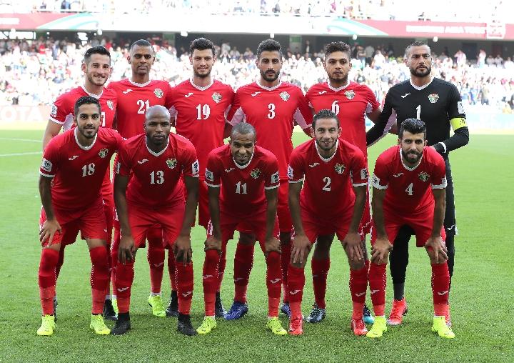 中国队被两热身对手“逼上绝路”，眼中弱队不能只有中国香港澳门