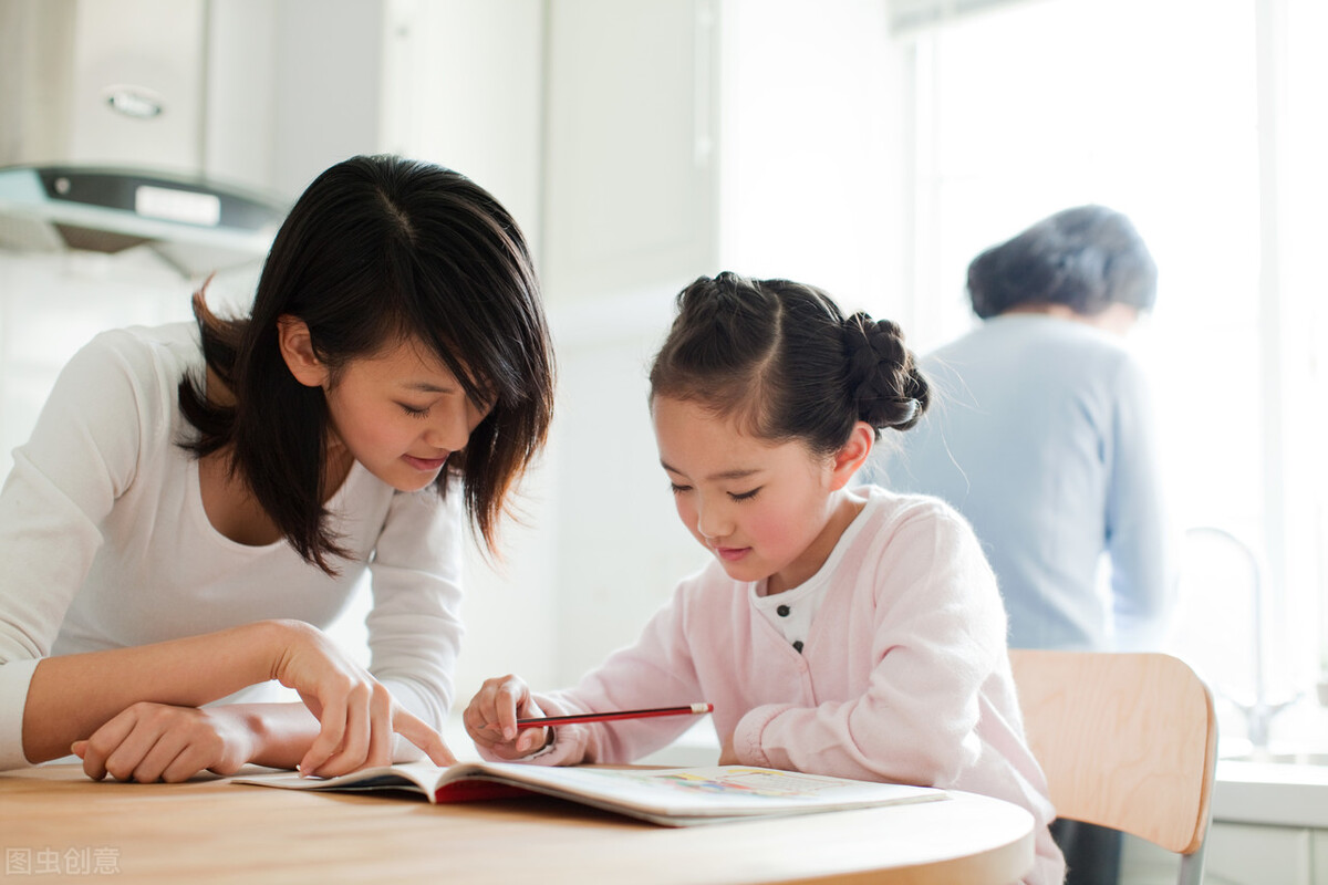 4岁娃不愿意写字,孩子四岁了还不愿意练字