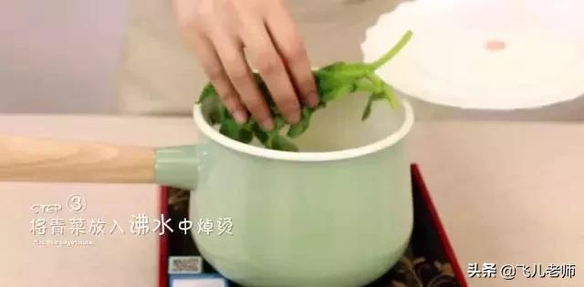 鸡肉和鸡蛋能一起给宝宝吃吗,八个月大辅食鸡肉鸡蛋