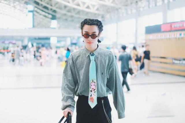 邓典穿搭,邓典的穿衣风格