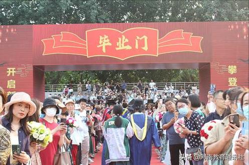 后浪奔涌作文开头,后浪奔涌演讲稿