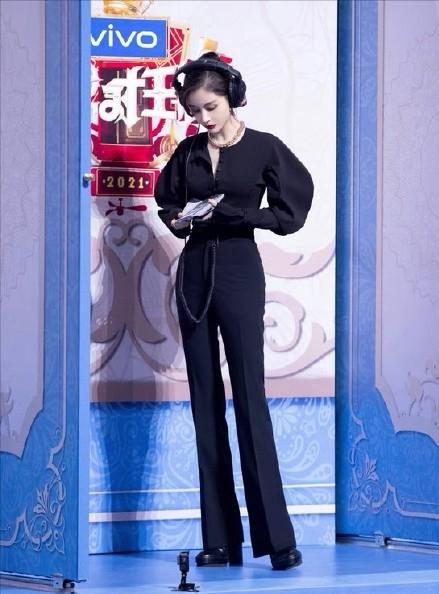 微胖、小个子女生，快穿这条神裤，比阔腿裤还显瘦、显腿长