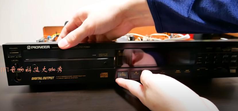 先锋pd-t07cd机拆解,先锋cd机不出仓又没读碟什么原因