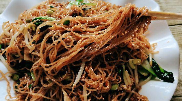 教你用粘米粉做炒粉,夏天粉条酸辣粉做法