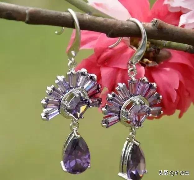 锆石和钻石一眼就能看得出来吗,锆石和钻石肉眼能看出来吗