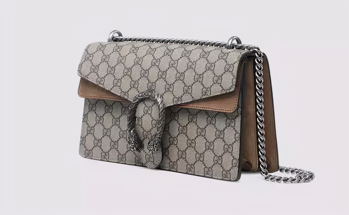 在游戏世界,在游戏世界充值一个亿