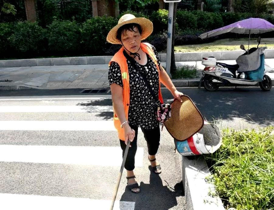 铁路烈日下最美的坚守,致敬烈日下挥汗如雨的劳动者