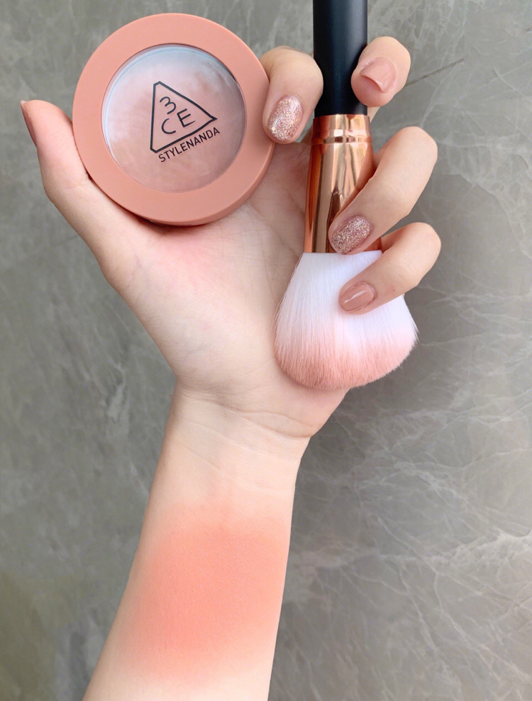 3ce眼影赠唇釉,3ceearlyhour水雾唇釉烟熏莓果