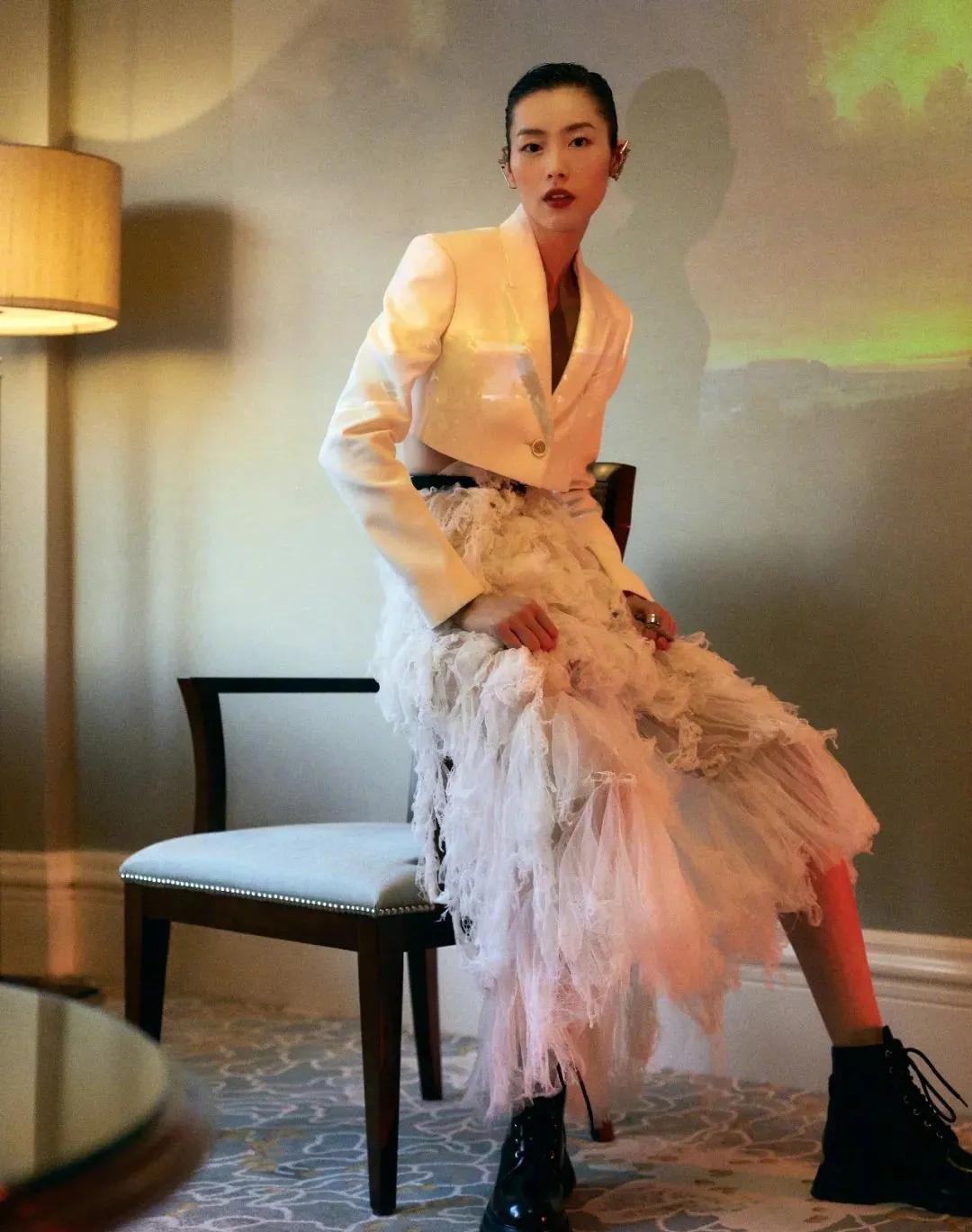 春季西装外套怎么穿出时髦感,西装外套最帅气的搭法春天必穿