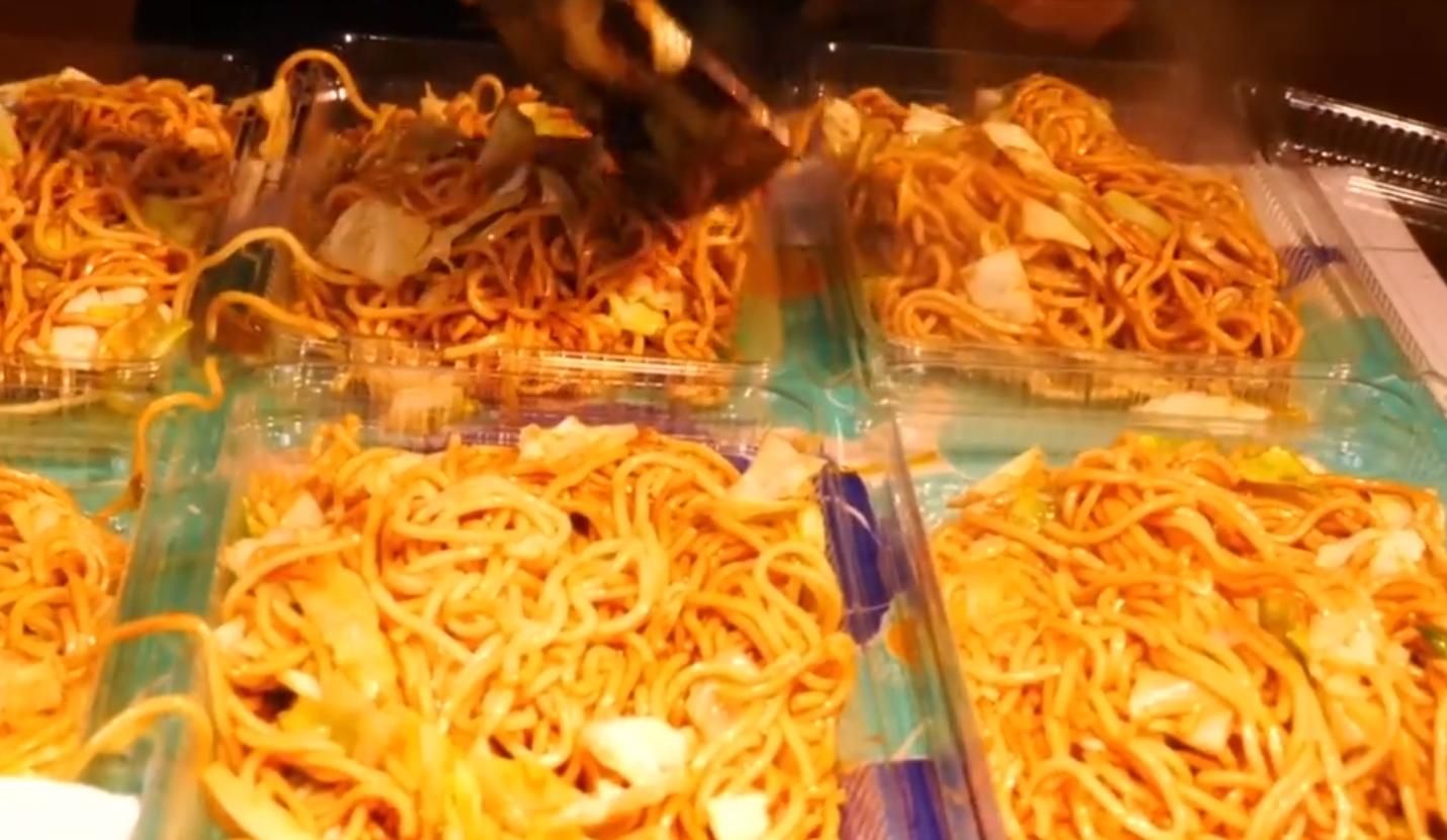 街头摆摊特色炒饭,广东街头不起眼的炒饭摊