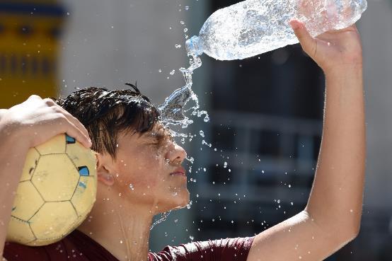 照片没聚焦后期怎么清晰,相机照片放大不清晰的原因