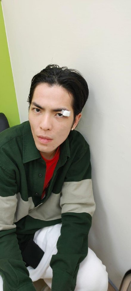 萧敬腾回应手指受伤完整版,萧敬腾受伤林有慧