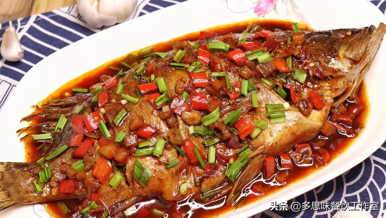 12道鱼的不同家常做法,吃不完的鱼做酸辣汤