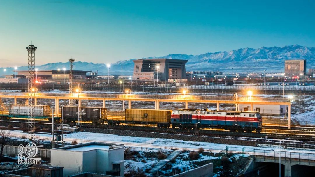 铁影｜走向中亚