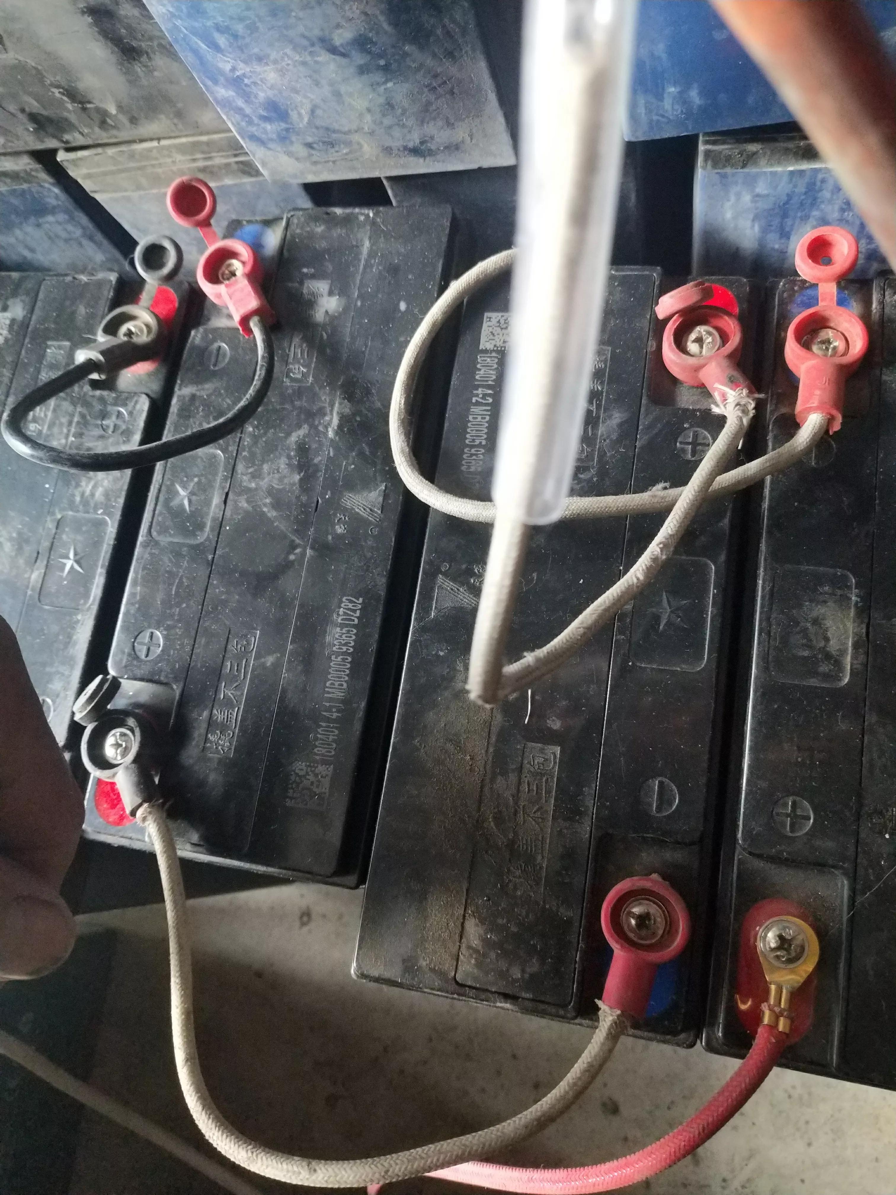 电瓶充电鼓包充不进电,电动车电瓶充到6伏就充不进去了