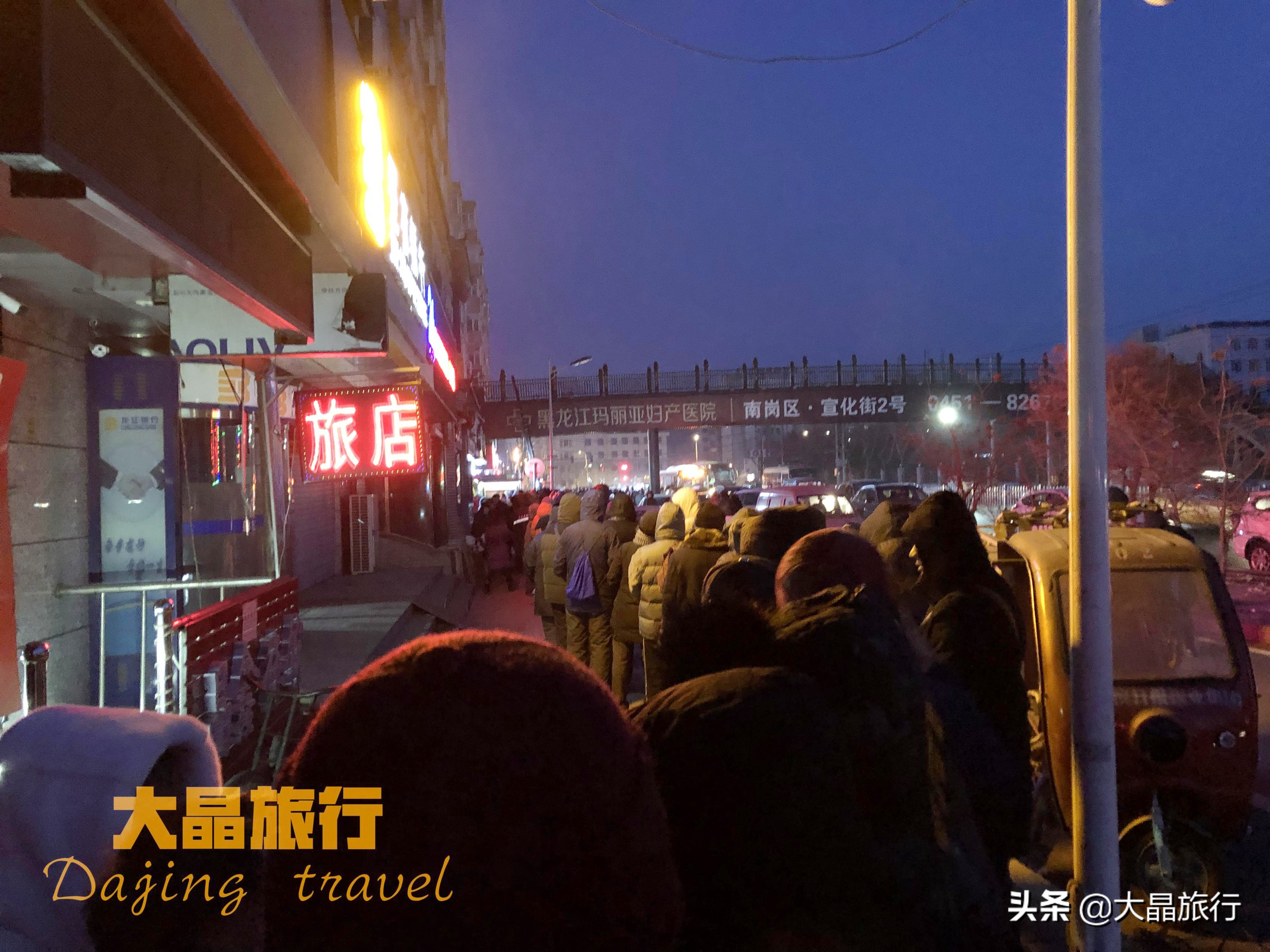 哈尔滨红肠夏天排队买,早上八点排队商委红肠能买到吗