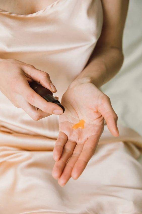 怎么养肤让皮肤细腻又白,怎么使皮肤又白又滑又紧致