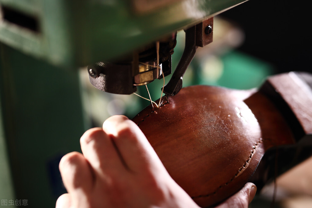 温州90后小伙开鞋厂,温州一家三个人合伙开鞋厂