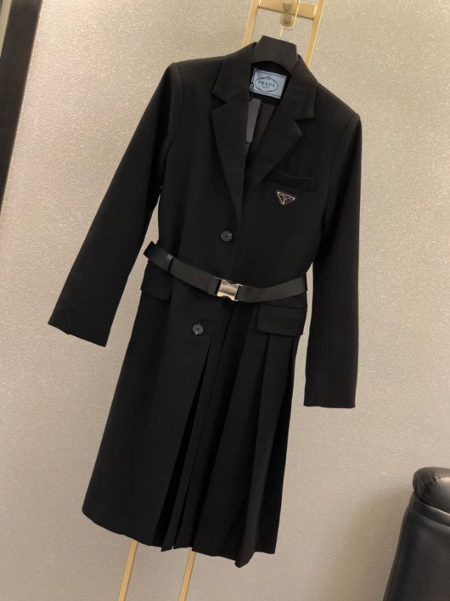 杨幂蓝色条纹套装prada,杨幂同款prada冲锋衣